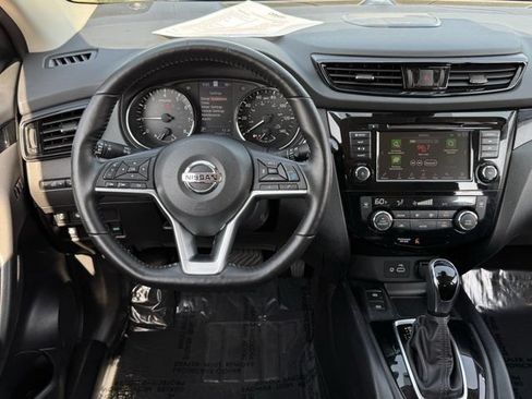 Used 2021 Nissan Rogue Sport SL w/ Premium Package FWD image 12
