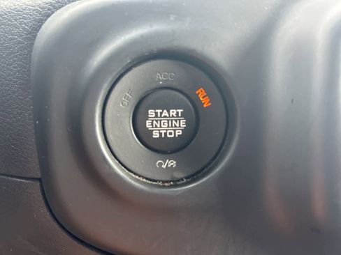 Used 2018 Jeep Wrangler Unlimited Sport S image 38