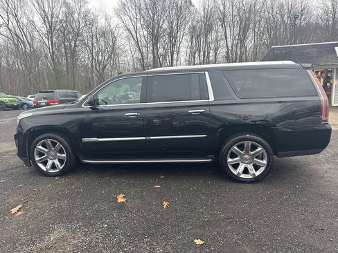 Used 2015 Cadillac Escalade ESV Luxury image 17