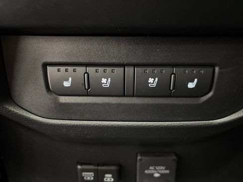 Used 2025 Toyota Tundra Platinum AWD/4WD image 67