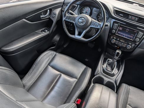 Used 2018 Nissan Rogue SL AWD/4WD image 9