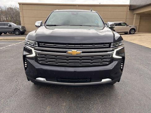 Used 2023 Chevrolet Suburban Premier image 2