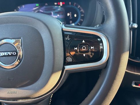 Used 2023 Volvo XC60 B5 Ultimate w/ Climate Package image 25