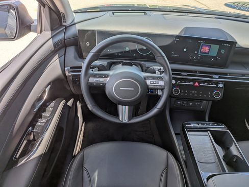 Used 2025 Hyundai Tucson Limited FWD image 18