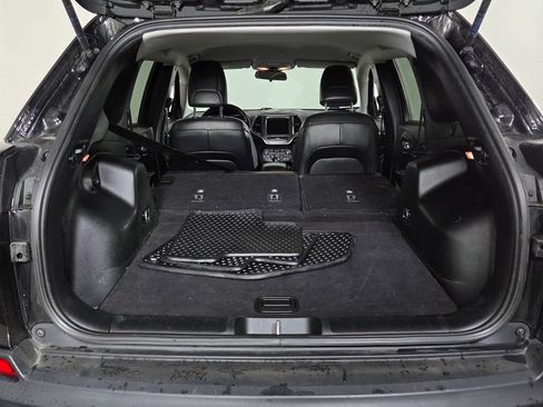 Used 2020 Jeep Cherokee Trailhawk AWD/4WD image 11
