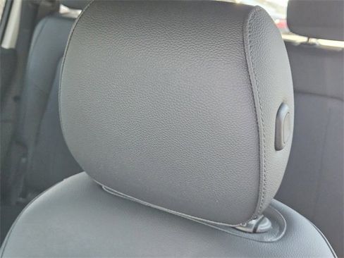 Used 2023 Mercedes-Benz EQB 300 4MATIC image 14