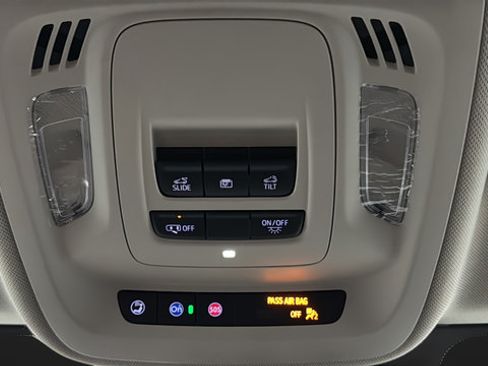 Used 2023 Buick Envision Essence w/ Sport Touring Package AWD/4WD image 32