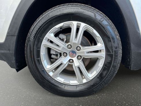 Used 2022 GMC Terrain SLE w/ Driver Convenience Package image 9