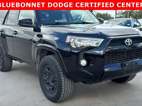 Used 2019 Toyota 4Runner SR5 image 3