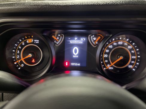 Used 2024 Jeep Wrangler Sport image 20