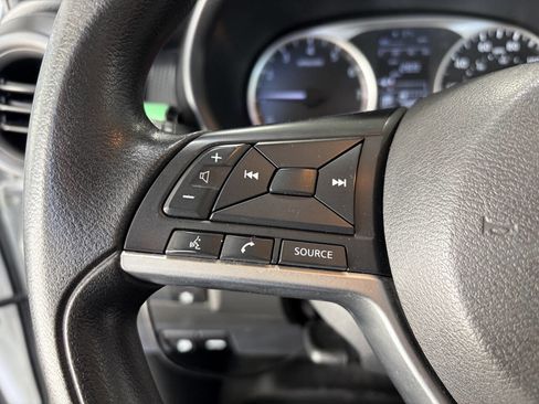 Used 2022 Nissan Kicks S image 15