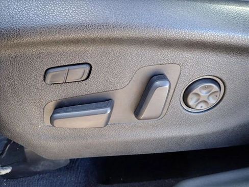 Used 2017 Kia Sorento SX image 15