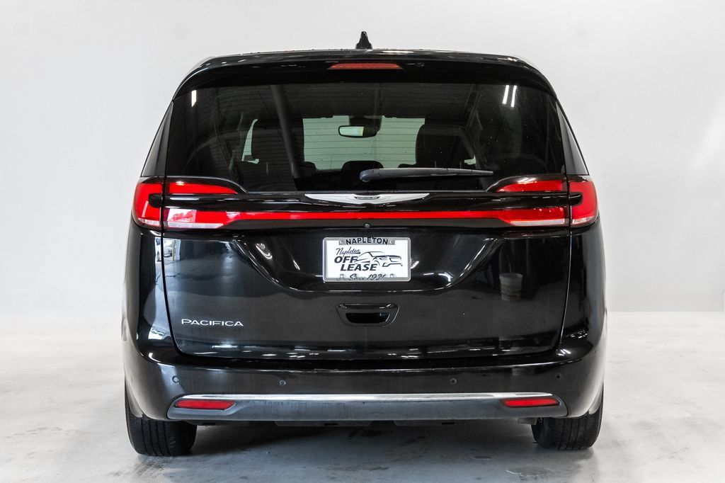 Used 2023 Chrysler Pacifica Touring-L FWD image 27