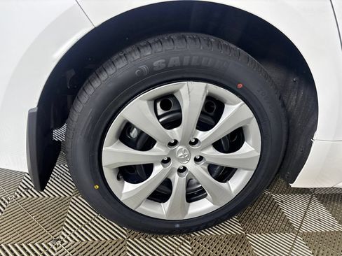 Used 2025 Toyota Corolla LE FWD image 30