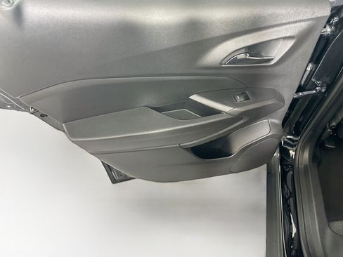 Used 2025 Chevrolet Trax LS FWD image 25