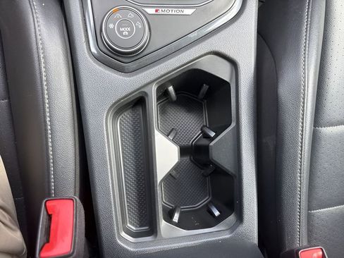 Used 2018 Volkswagen Tiguan SEL image 18