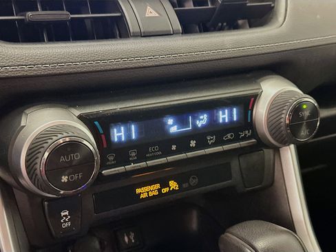 Used 2019 Toyota RAV4 LE image 24