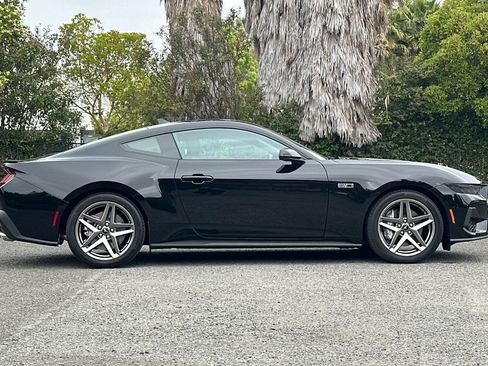 Certified 2025 Ford Mustang GT Premium RWD image 2