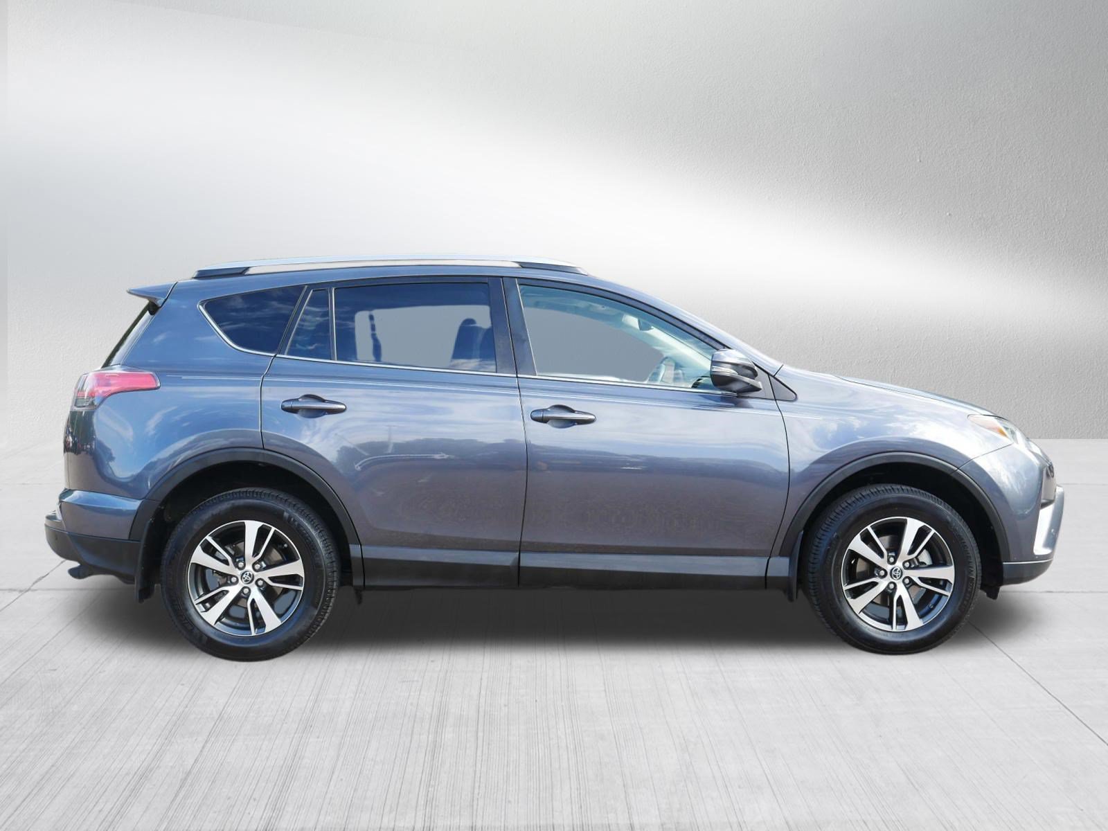 Used 2018 Toyota RAV4 XLE FWD image 8