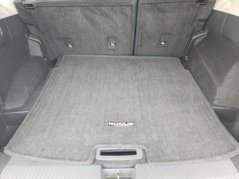 Used 2024 Nissan Rogue SV image 26