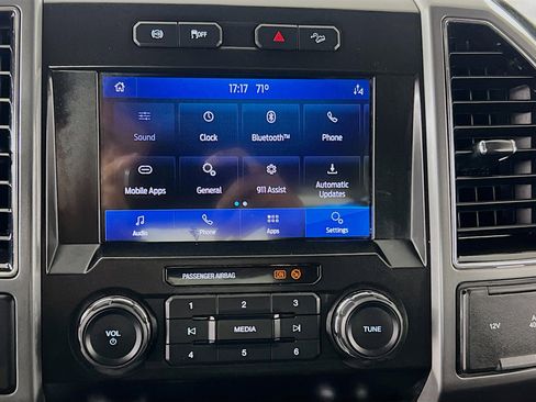 Used 2021 Ford F250 XLT w/ FX4 Off-Road Package image 15