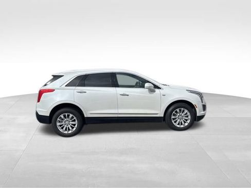 Used 2017 Cadillac XT5 FWD image 6
