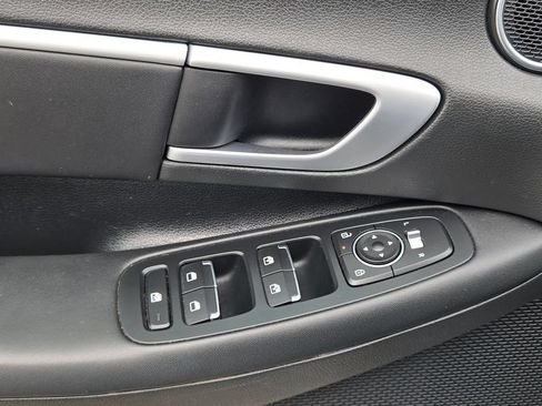 Used 2025 Hyundai Sonata SEL FWD image 14