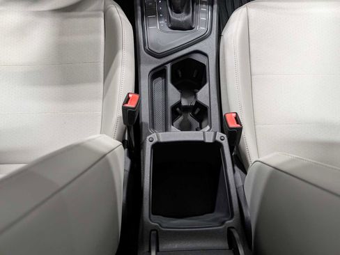 Used 2019 Volkswagen Tiguan SE image 19