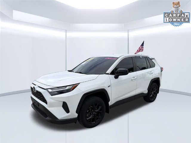 Used 2025 Toyota RAV4 LE FWD image 3