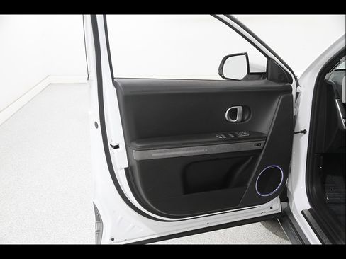 Certified 2024 Hyundai Ioniq 5 Limited AWD/4WD image 4