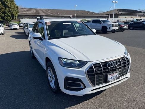 Used 2023 Audi Q5 2.0T Premium w/ Convenience Package image 3