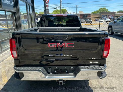 Used 2023 GMC Sierra 1500 SLE w/ Max Trailering Package image 6
