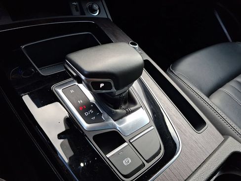 Used 2023 Audi Q5 2.0T Premium w/ Convenience Package AWD/4WD image 16