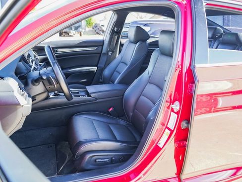 Used 2018 Honda Accord Sport image 7