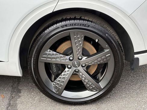 Used 2025 Genesis GV70 3.5T Sport w/ Sport Advanced Package image 15