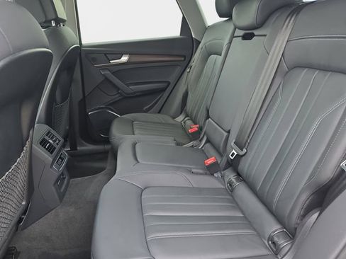 Used 2023 Audi Q5 2.0T Premium w/ Convenience Package AWD/4WD image 17