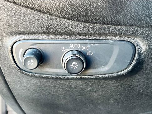 Used 2021 Chevrolet Equinox LS w/ LPO, Blackout Package image 10