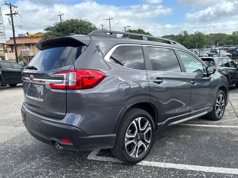 Certified 2025 Subaru Ascent Limited AWD/4WD image 3