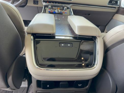 Used 2022 Lincoln Navigator Reserve AWD/4WD image 37