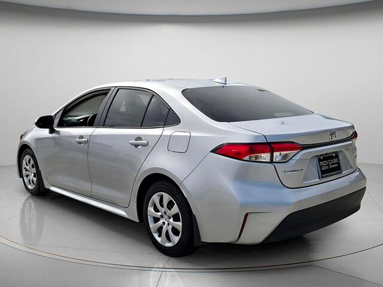 Used 2026 Toyota Corolla LE FWD image 8