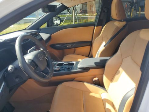 Used 2024 Lexus RZ 300e Premium w/ Accessory Package (Z1) image 15