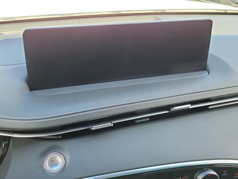 Used 2025 Genesis GV70 3.5T Sport w/ Sport Advanced Package image 17