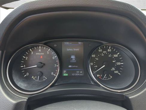 Used 2018 Nissan Rogue SV FWD image 11