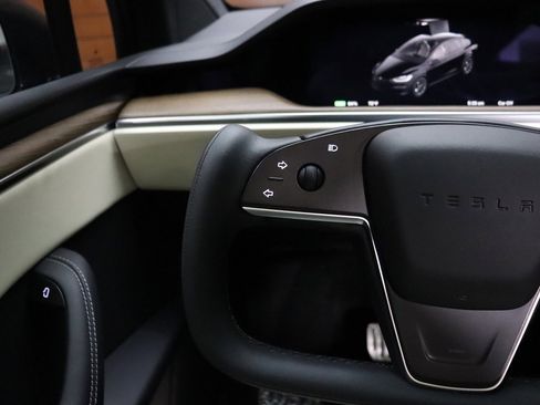 Used 2023 Tesla Model X image 42