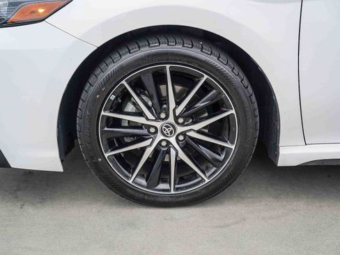 Certified 2022 Toyota Camry SE image 7