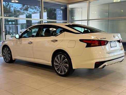 Used 2023 Nissan Altima 2.5 SL AWD/4WD image 14