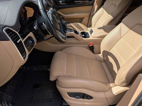 Used 2022 Porsche Cayenne E-Hybrid image 17