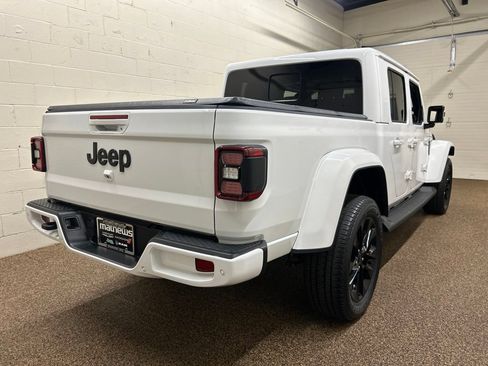 Used 2021 Jeep Gladiator Overland AWD/4WD image 2