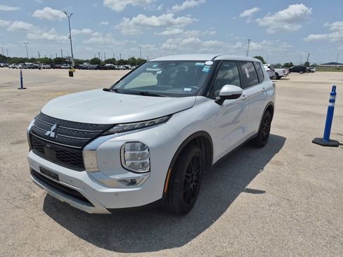 Used 2024 Mitsubishi Outlander SE AWD/4WD image 5