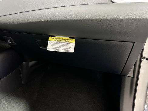 Used 2026 Toyota Corolla LE FWD image 32